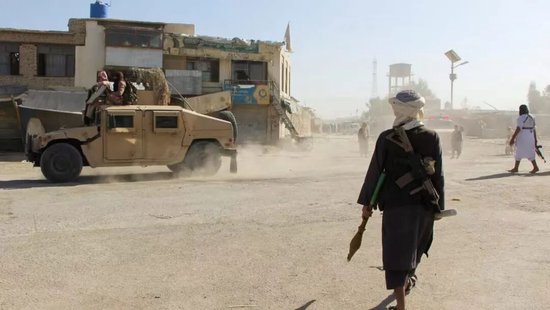 牛弹琴：一觉醒来，这两个邻国大打出手了