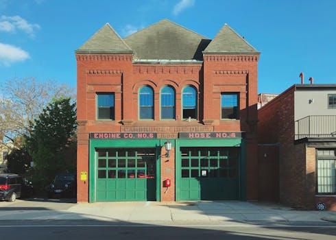 家得宝第四季度业绩超预期，但消费者支出有所收缩