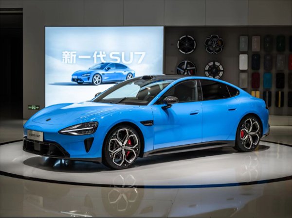  雷军最新表态，新一代小米SU7进展超出预期；预计近期正式亮相，交付节奏有望加快。 汽车科技