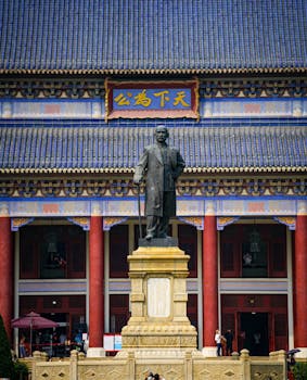  民营企业捕捉前沿风口；两会热议智能体与物理AI；创新合力驱动经济新动能。 企业服务