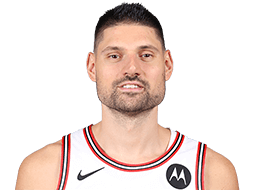  凯尔特人内线遭遇打击，武切维奇右手无名指骨折需手术；预计恢复期较长，球队需调整阵容应对。 体育新闻