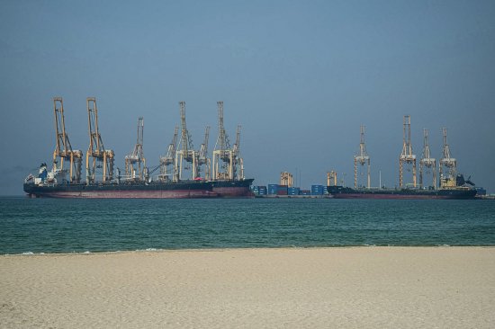  波斯湾电子战升级；导弹无人机袭击叠加信号压制，海峡航道面临严峻考验。 新闻 波斯湾电子战升级；导弹无人机袭击叠加信号压制，海峡航道面临严峻考验。 新闻 波斯湾电子战升级；导弹无人机袭击叠加信号压制，海峡航道面临严峻考验。 新闻 波斯湾电子战升级；导弹无人机袭击叠加信号压制，海峡航道面临严峻考验。 新闻