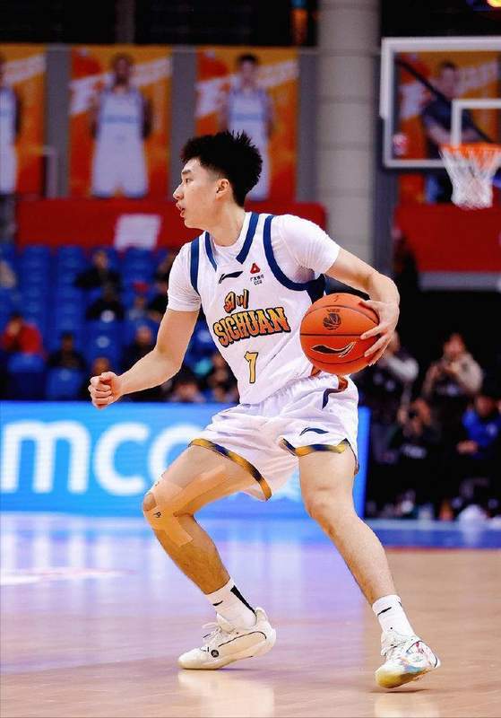  【深度分析】职业球员合同纠纷与转会机制解析 体育新闻 【深度分析】职业球员合同纠纷与转会机制解析 体育新闻