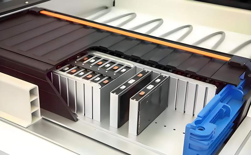  固态电池技术拆解：全固态凭什么吊打液态锂电池？ 汽车科技