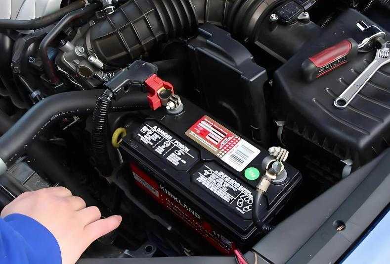  固态电池技术拆解：全固态凭什么吊打液态锂电池？ 汽车科技